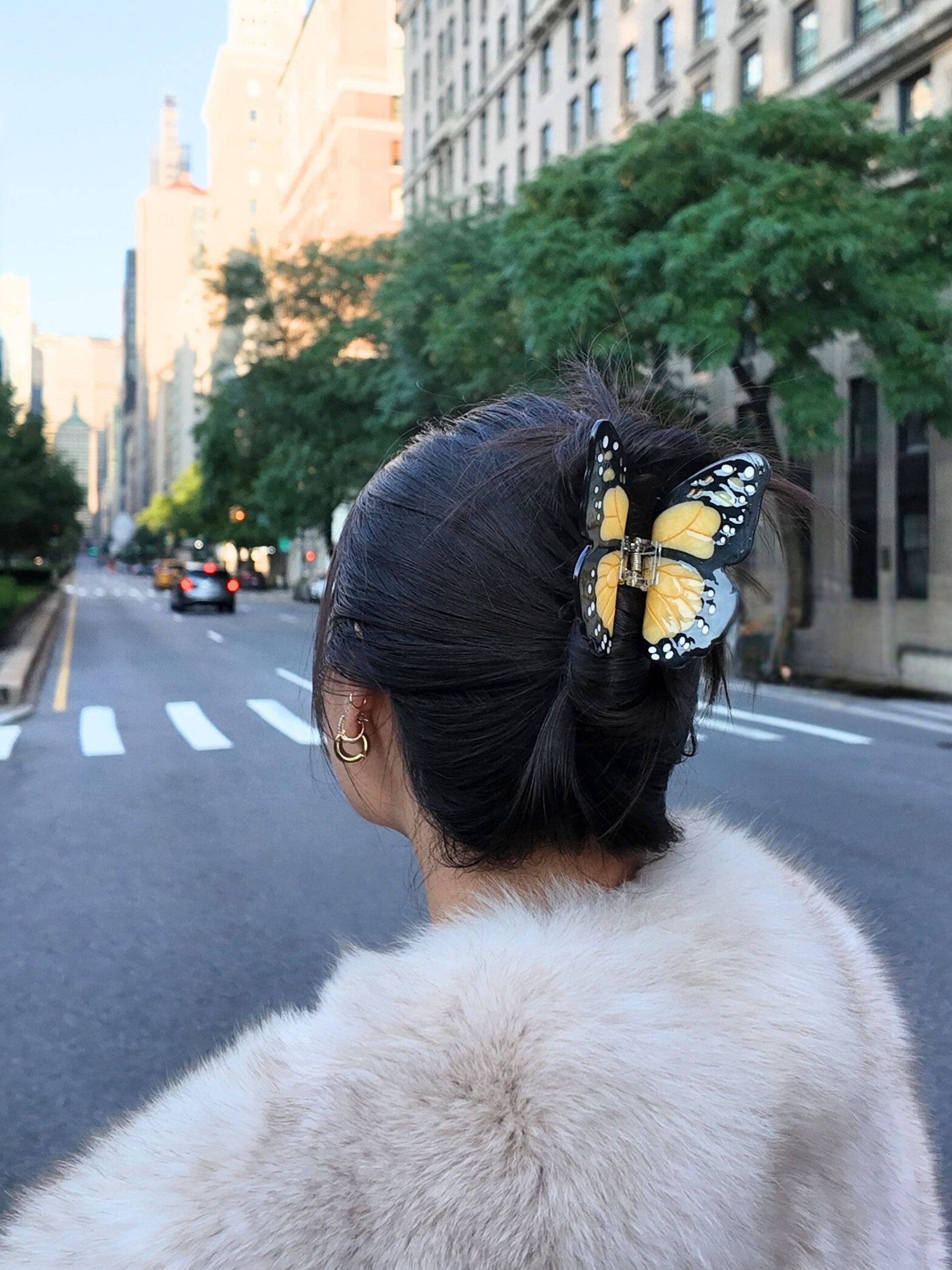 Hand-painted Monarch Butterfly Claw Hair Clip - Lavender