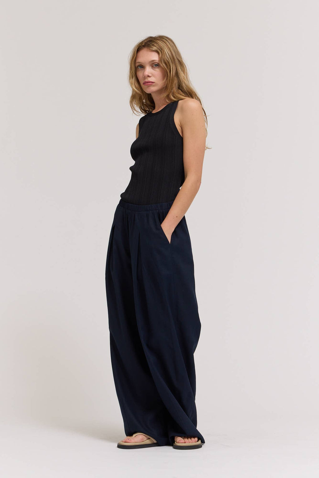 Linen Tuck Pants - Ink