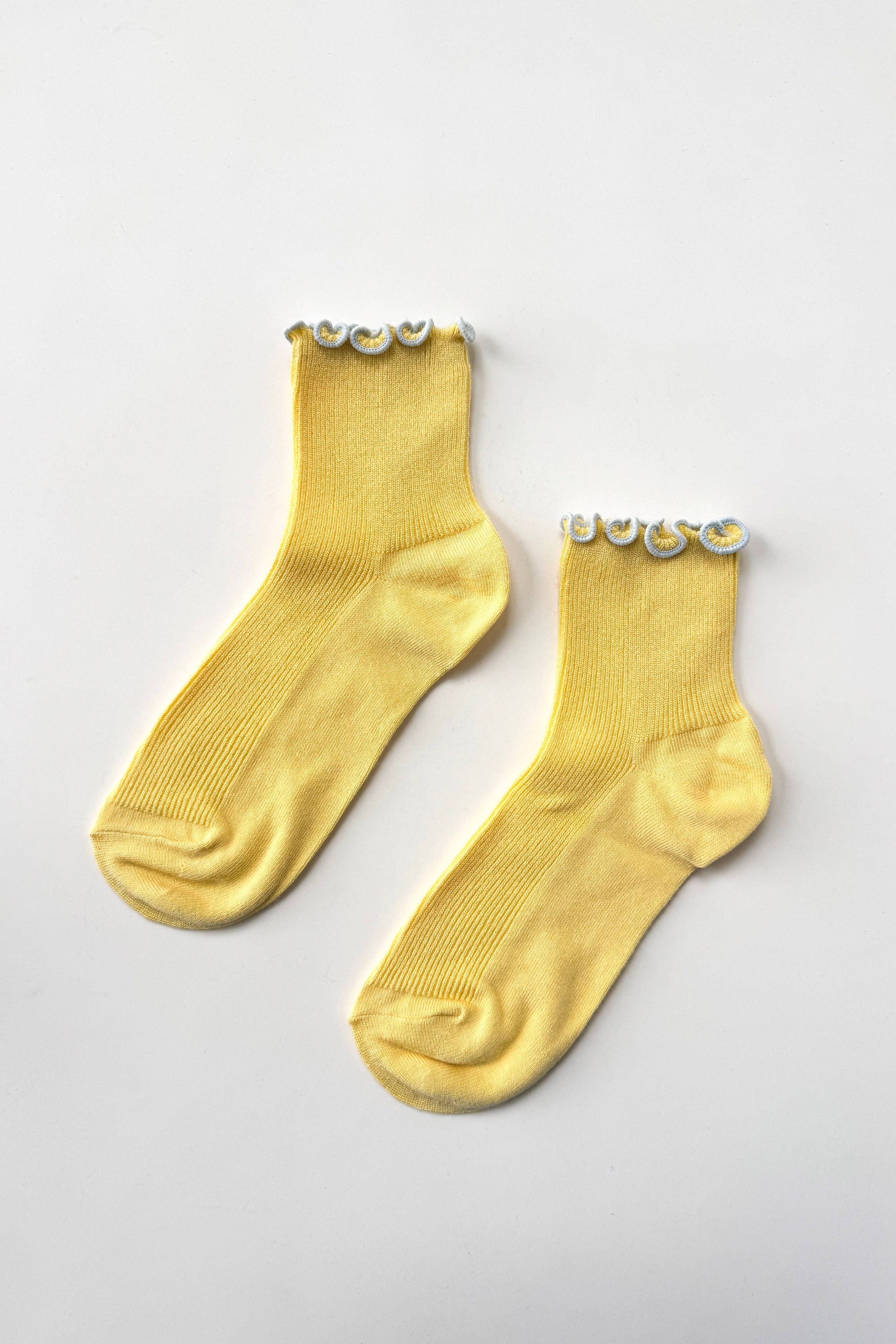 The Petite Ruffled Modal Socks - Butter/ Baby Blue