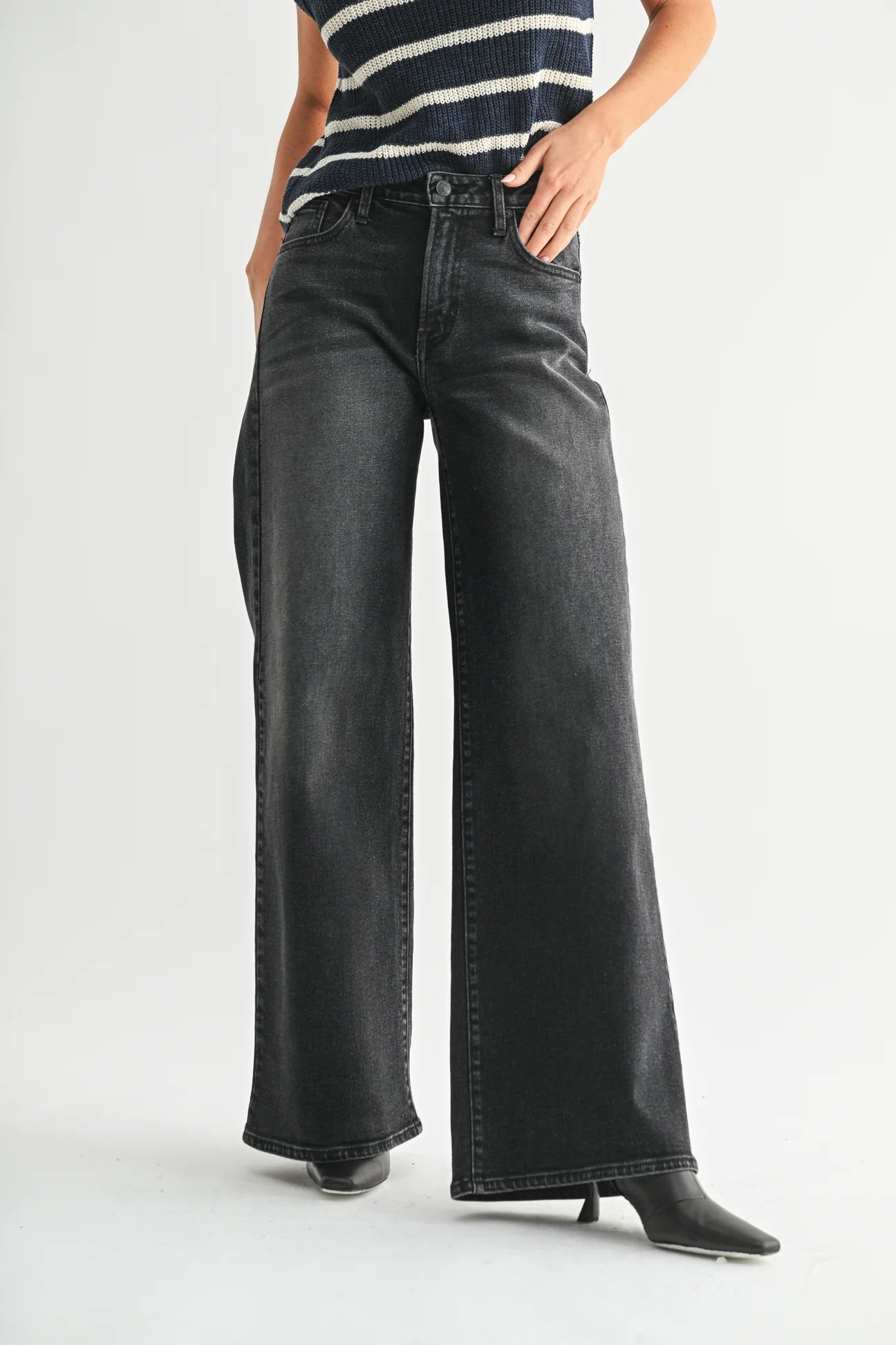 Ultra Wide Jean - Washed Black