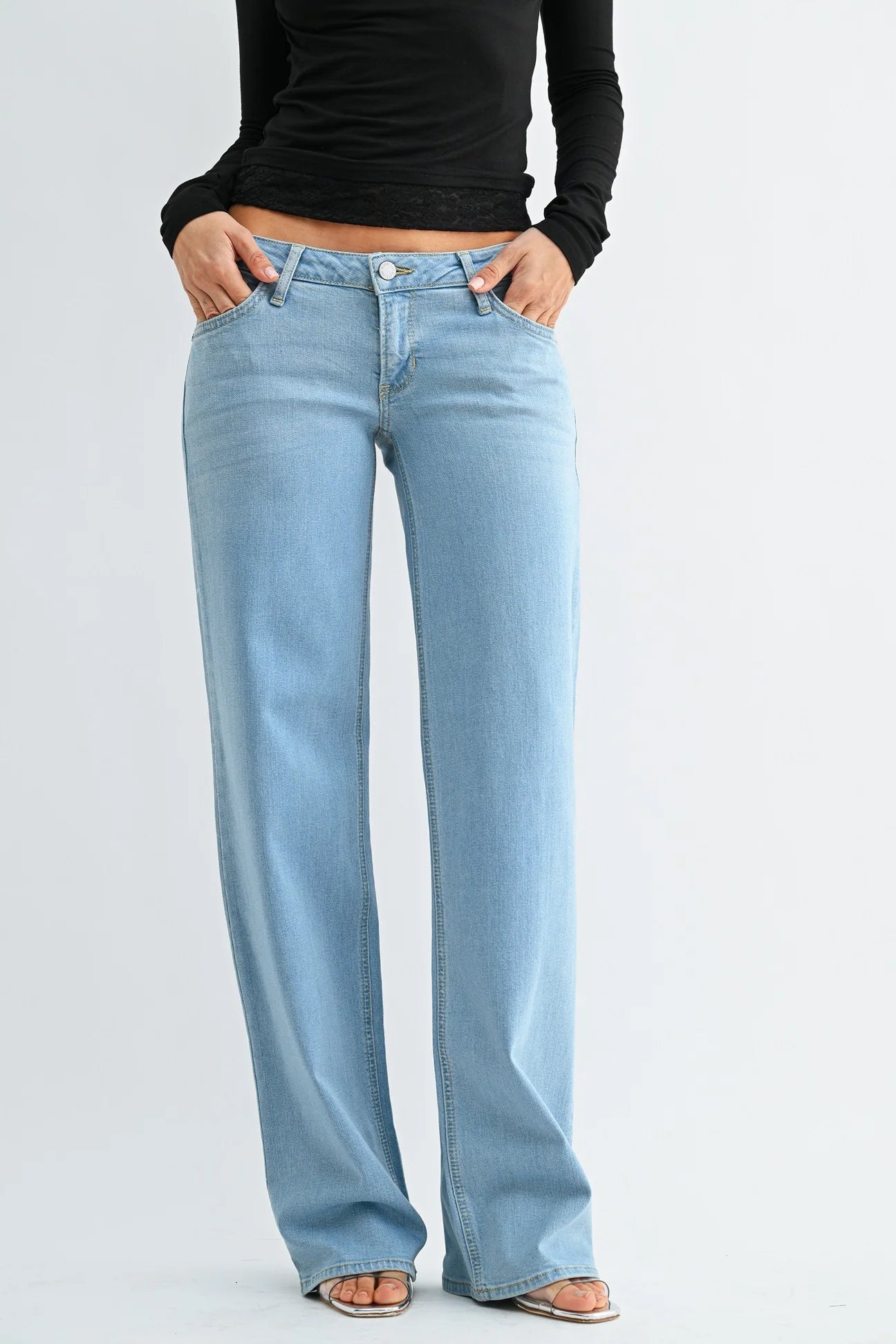Micro Low Relaxed Straight - Light Denim