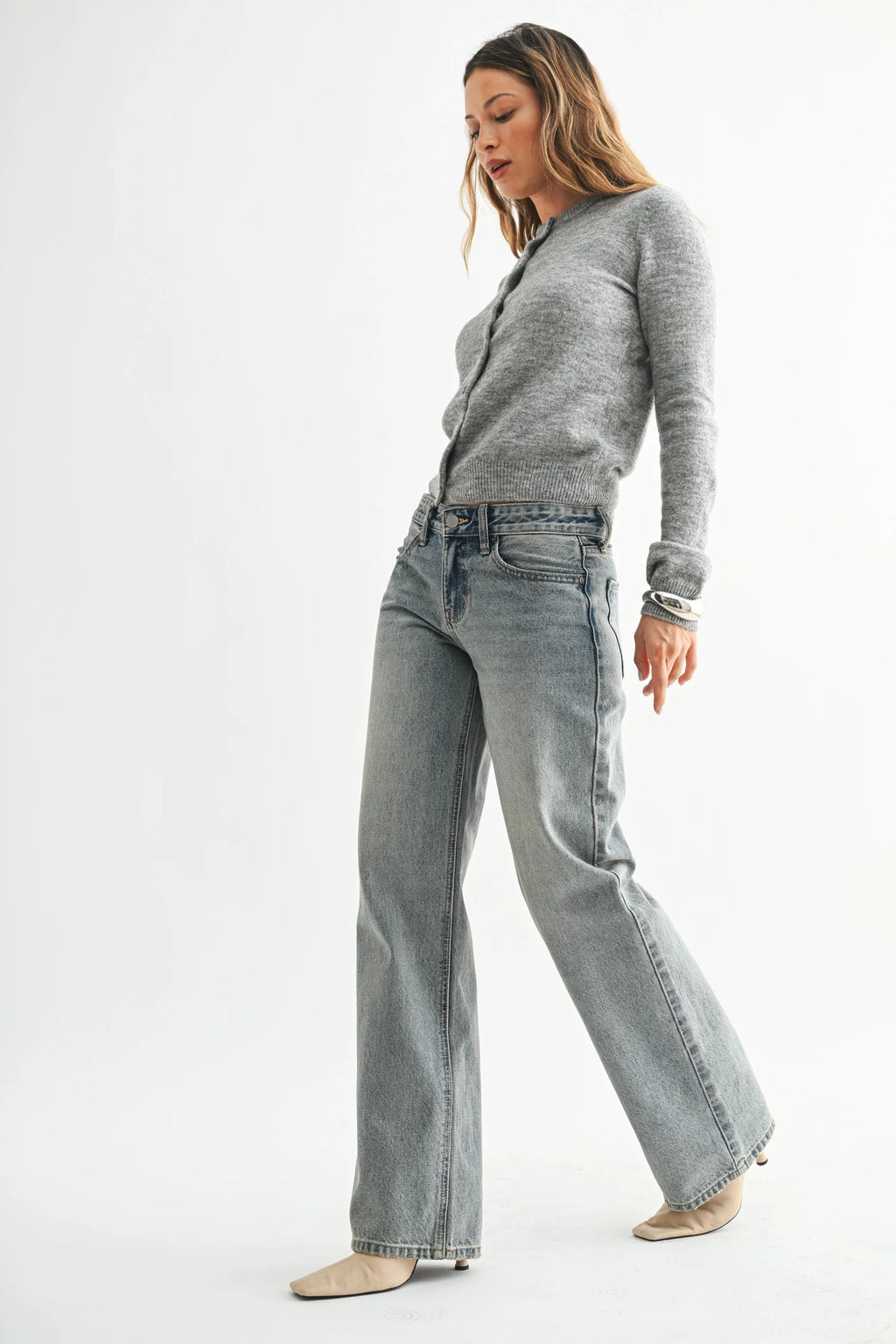 Tint Low Rise Relaxed Straight Leg Jeans - Vintage Light