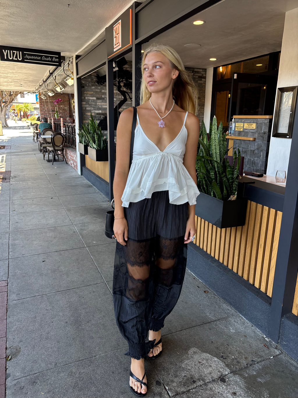Balloon Pant w/ Lace Details - Black