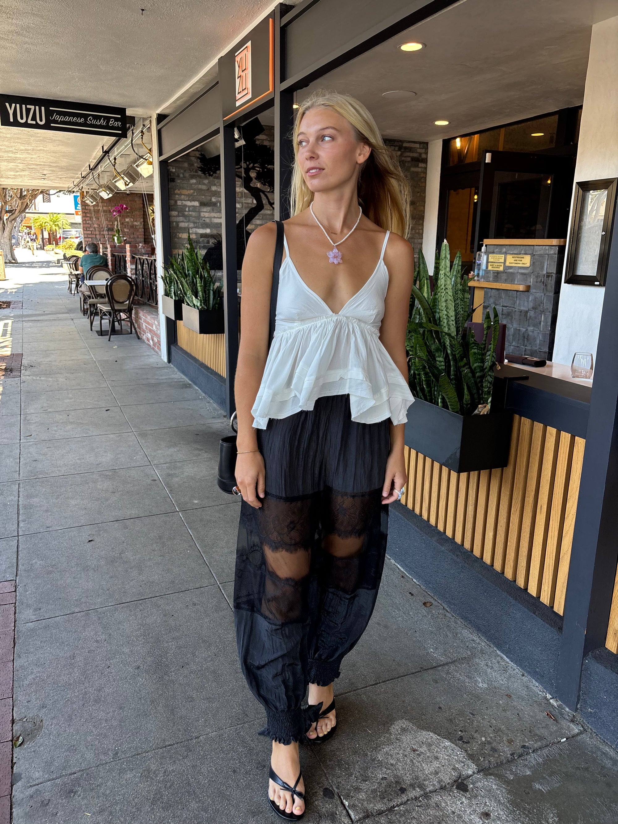 Balloon Pant w/ Lace Details - Black