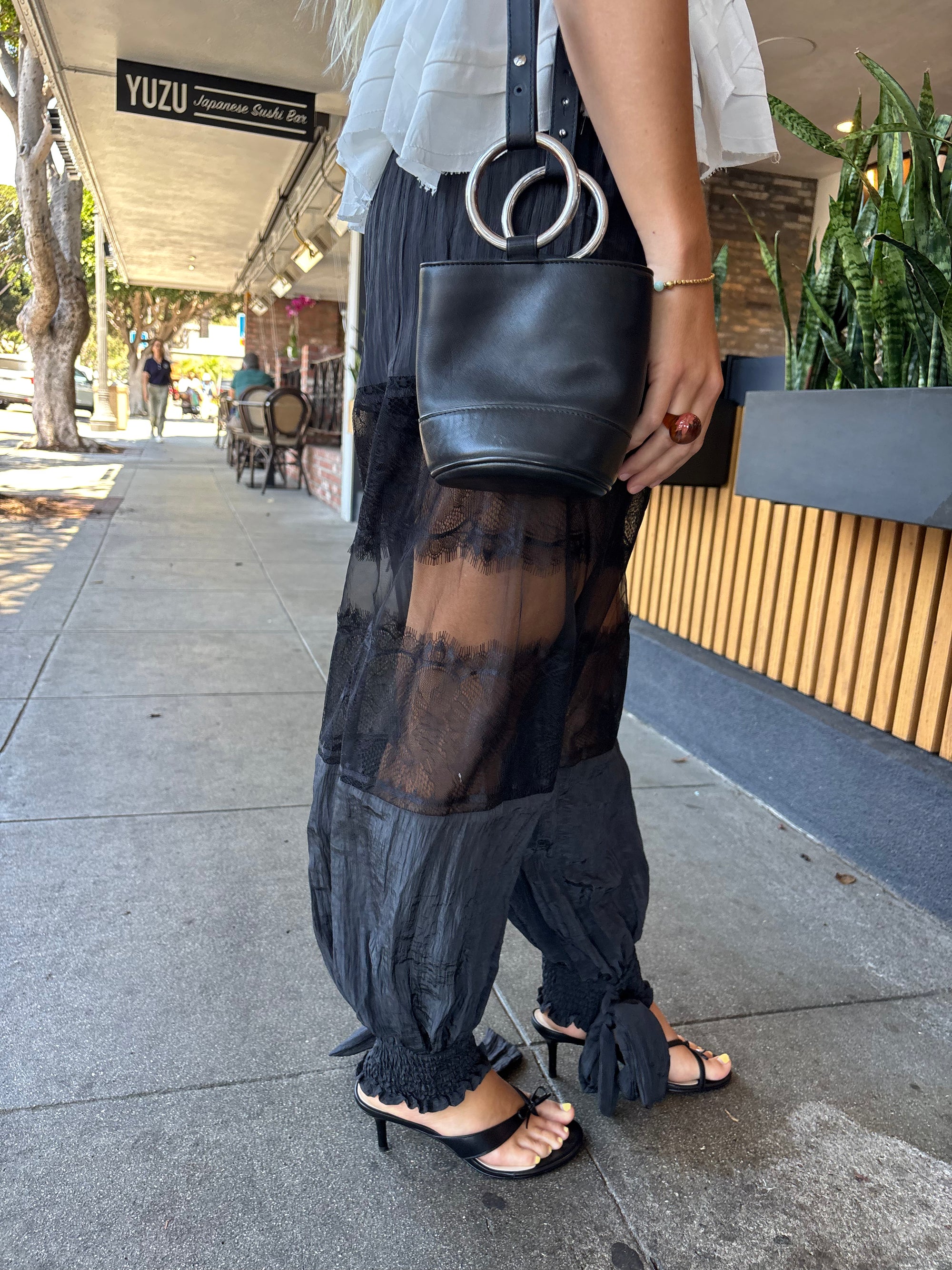 Balloon Pant w/ Lace Details - Black