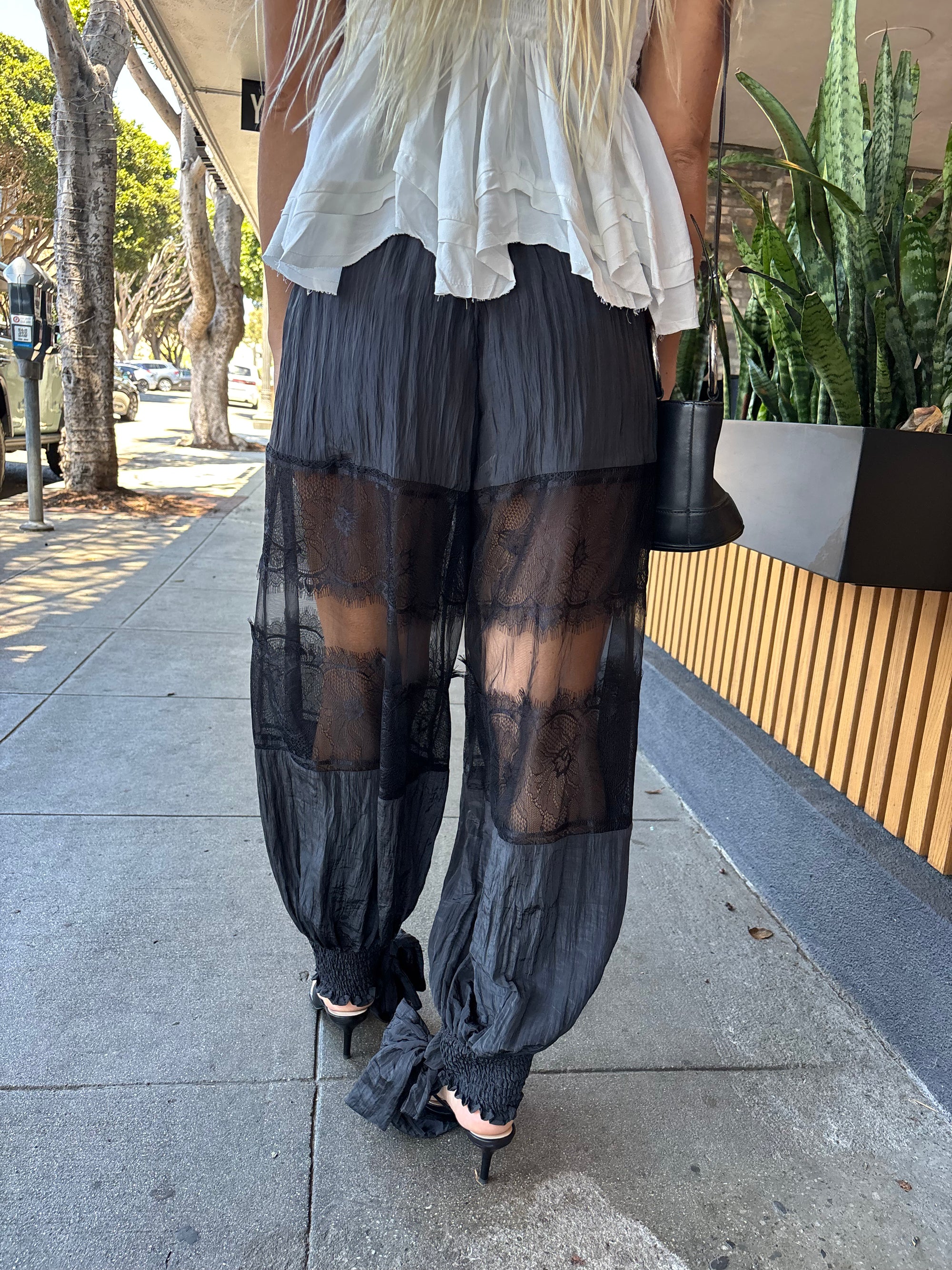 Balloon Pant w/ Lace Details - Black