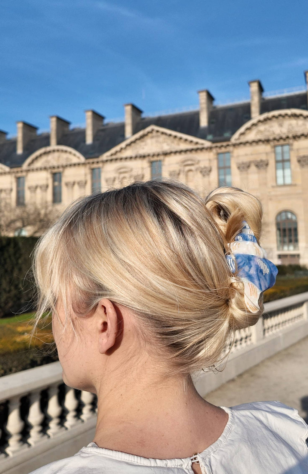 Hand-Painted Conch Shell Claw Hair Clip