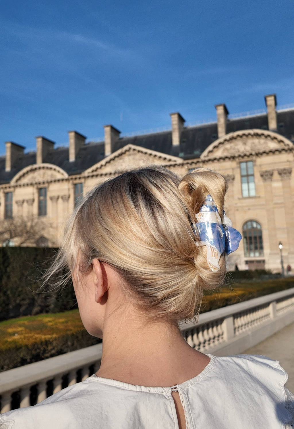 Hand-Painted Conch Shell Claw Hair Clip