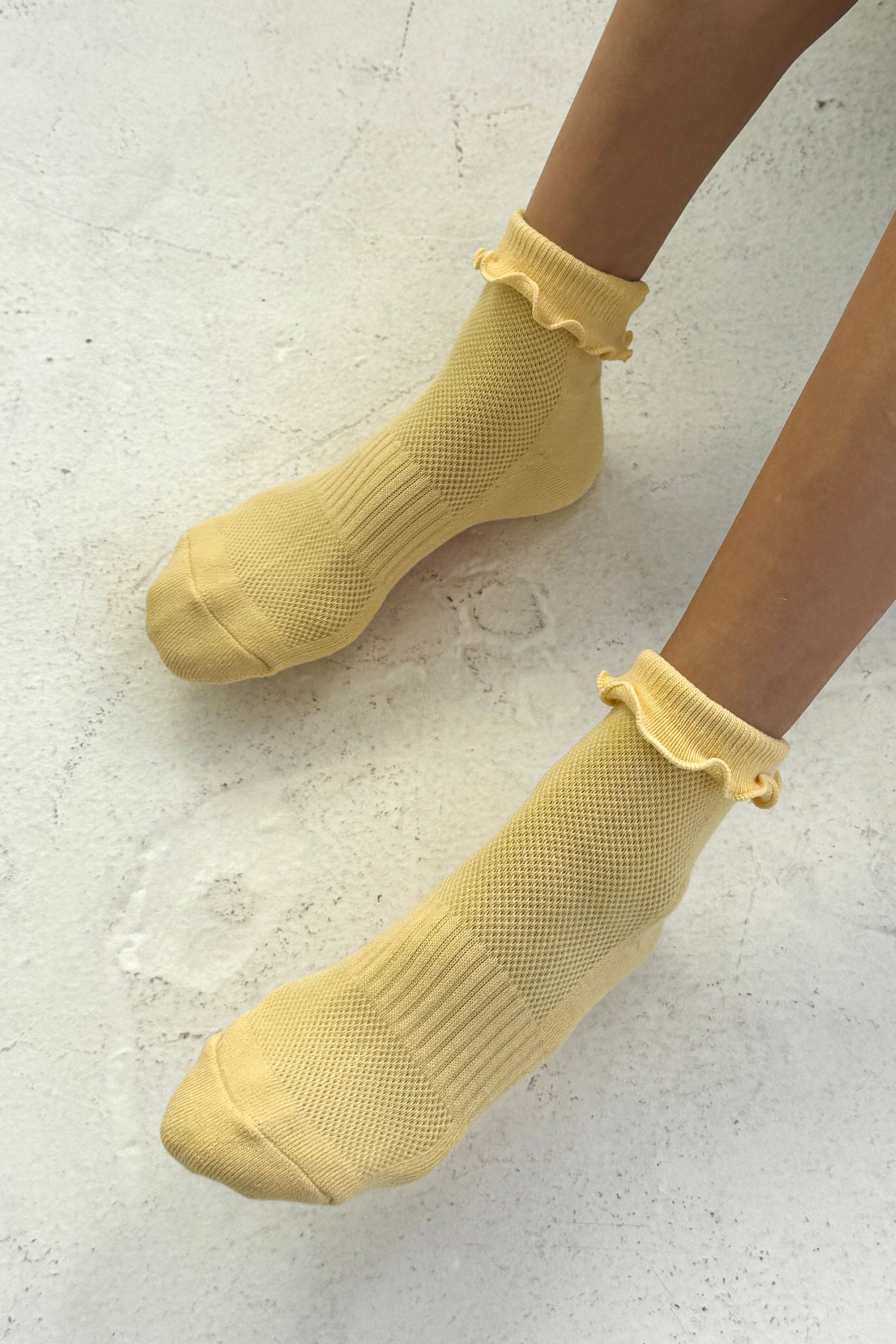 Ruffled Hugger Crew Socks - Banana Cream