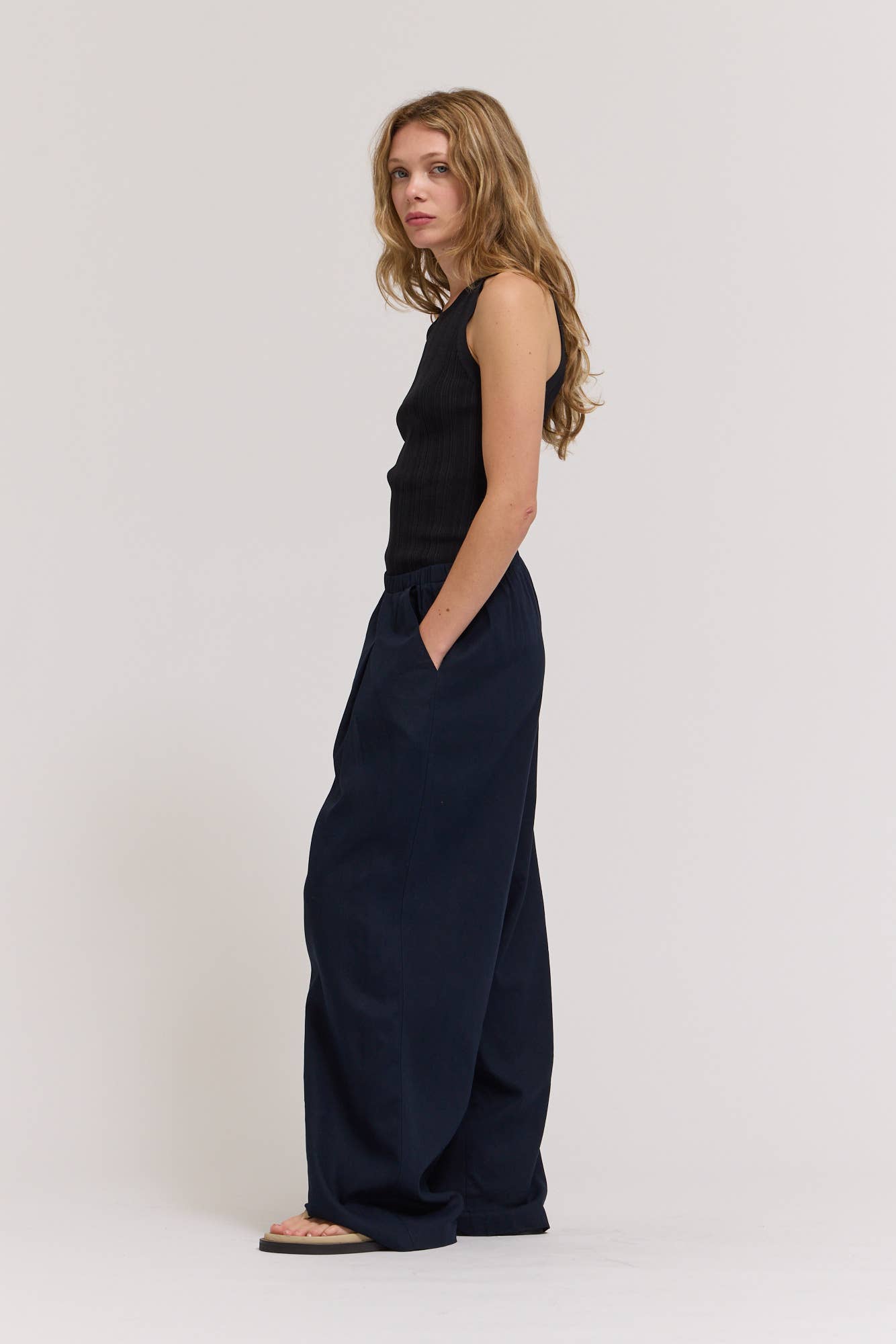 Linen Tuck Pants - Ink